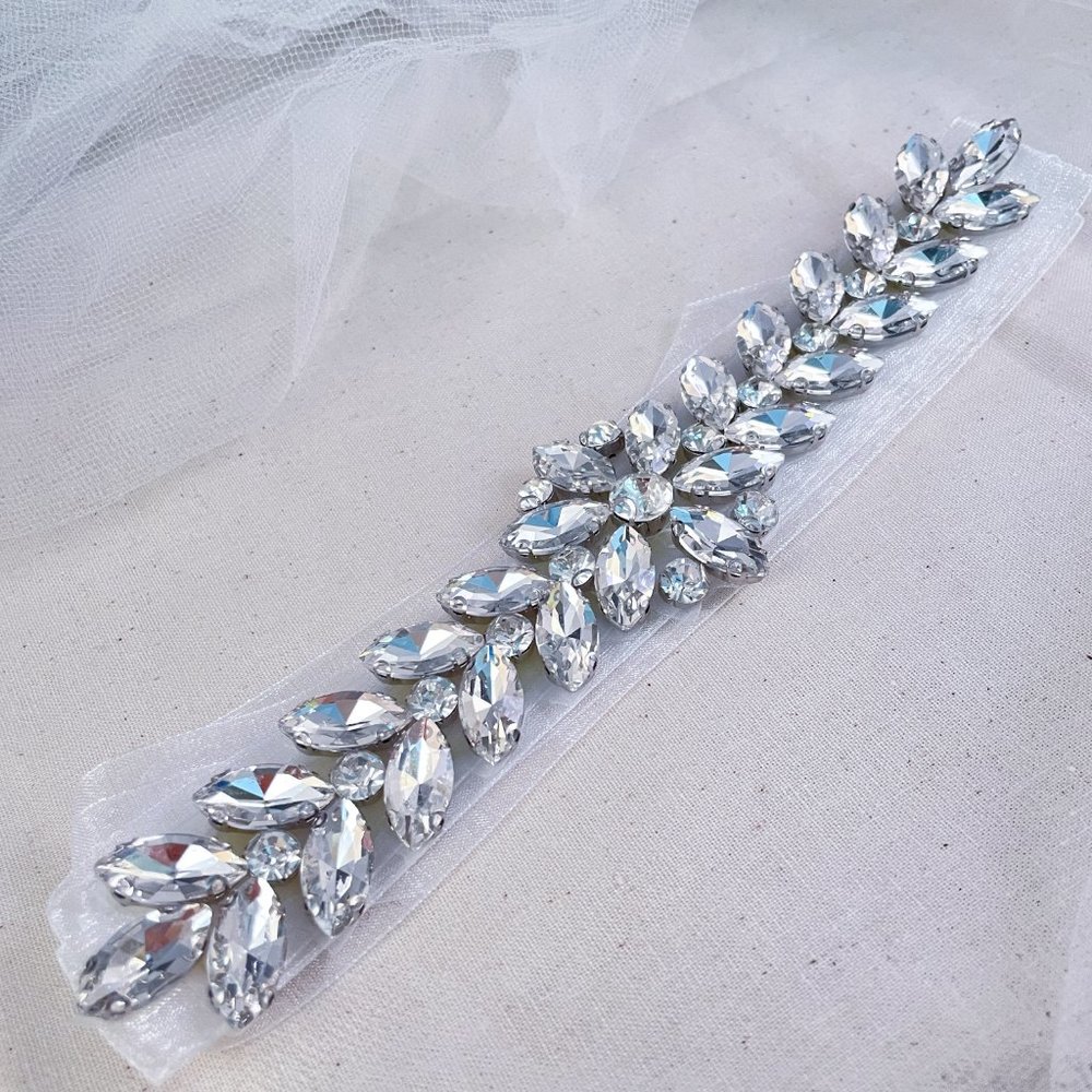"Wonder" Floral Rhinestone Sash - Picture 3 of 4